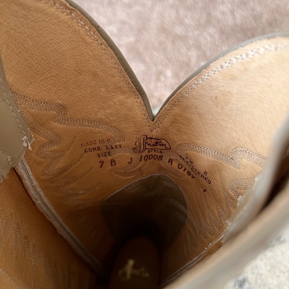 Justin Boots - Picture 2 of 3